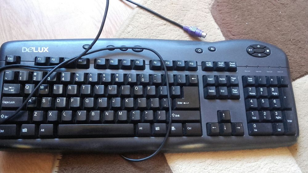 Tastatura DeLux defecta