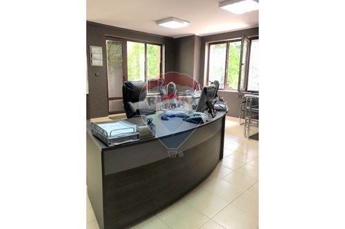 Дава се под наем Офис в Варна, ВИНС - 295 кв.м за 2000 € - Снимка #6