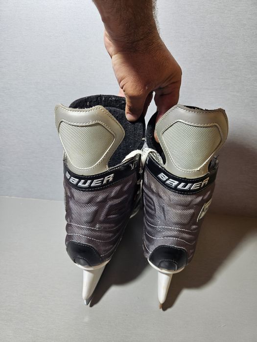 Patine hochei 3011 Bauer Vapor, marime 44, lungime interioara 28cm.