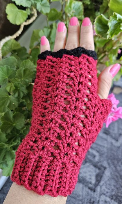 Ръкавици, плетени на една кука