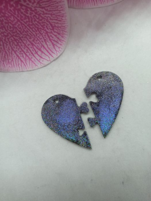 Ръчно изработен ключодържател сърце две части от епоксидна смола