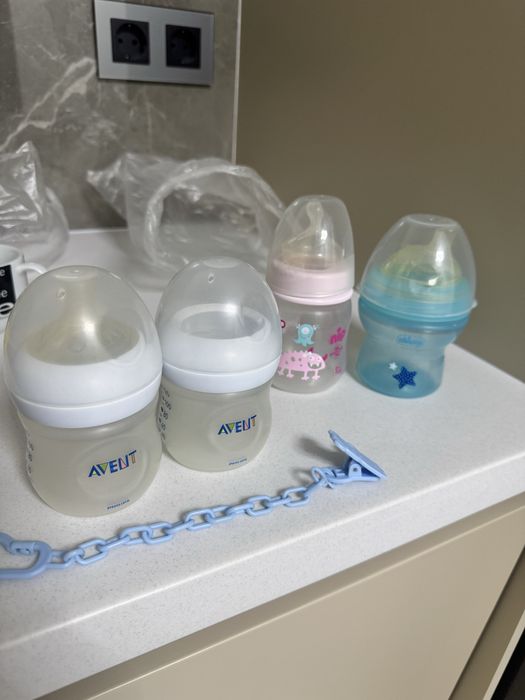 Продам ручной молокоотсос Avent