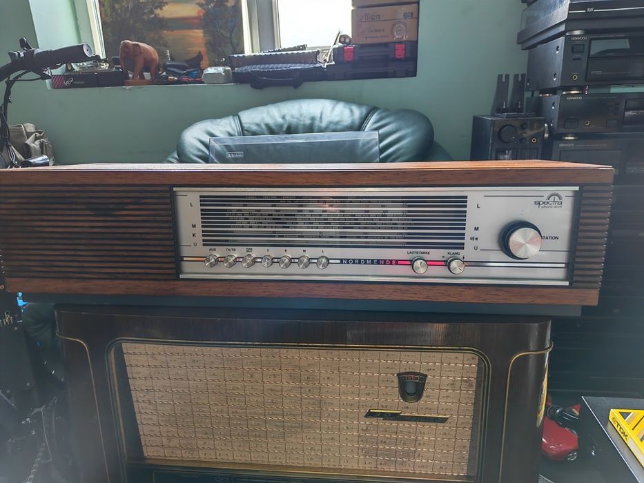 Vând radio Grundig pe lămpi 3088
