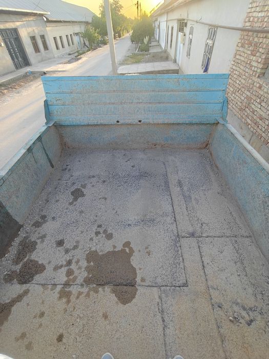 Zil 130 Sotiladi. Holati ishga tayyor.