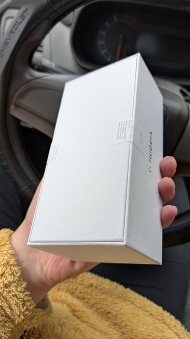 Xiaomi 13 новый запечатанный