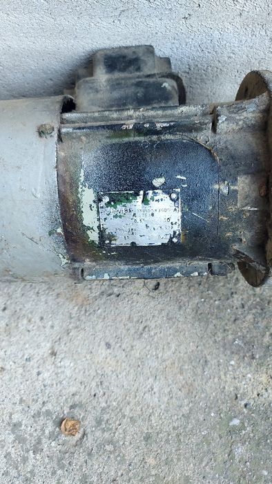 Motor electric trifazic