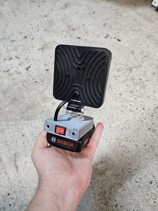 Proiector pe baterie bosch 18v
