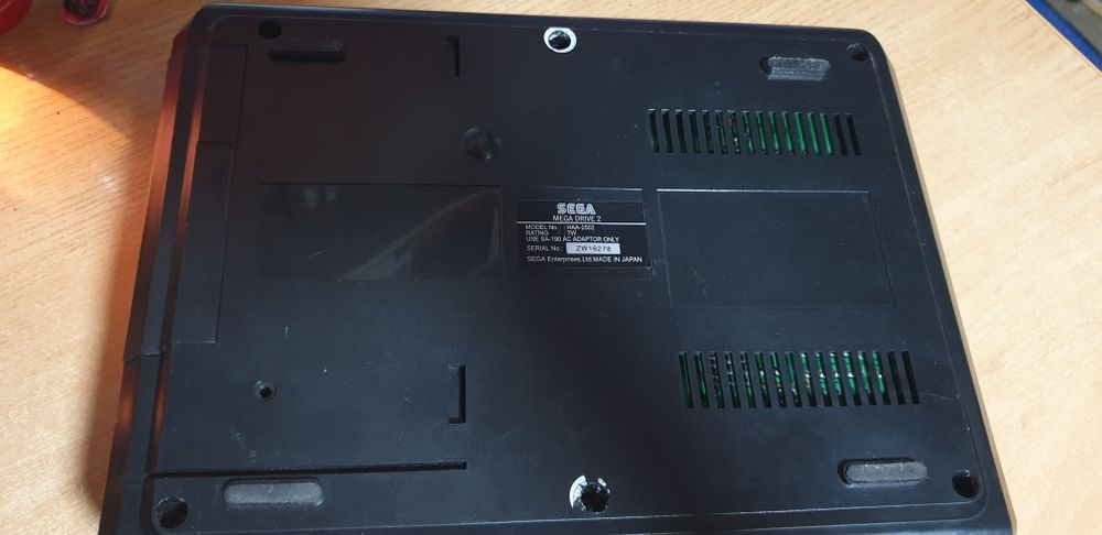 Продам Sega Mega Drive 1 модели, полноплатный клон.