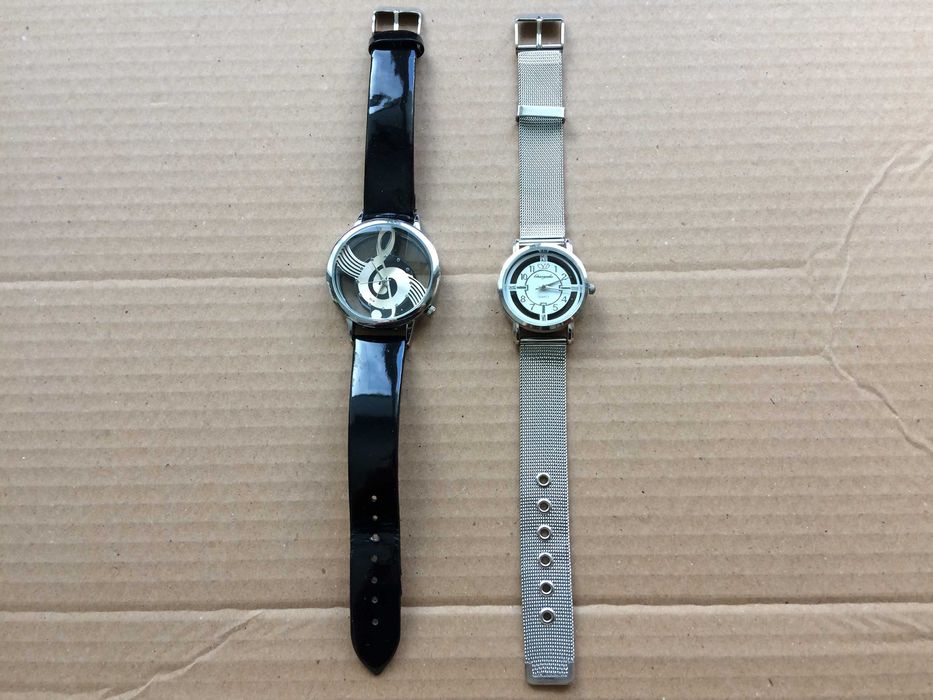 Ръчен часовник с кварцов механизъм - два броя