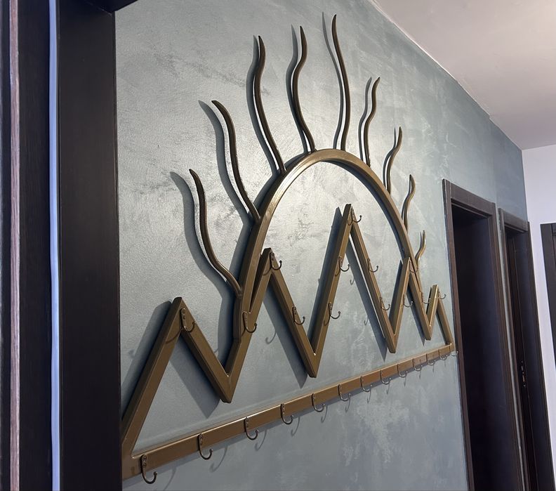 Закачалка за стена