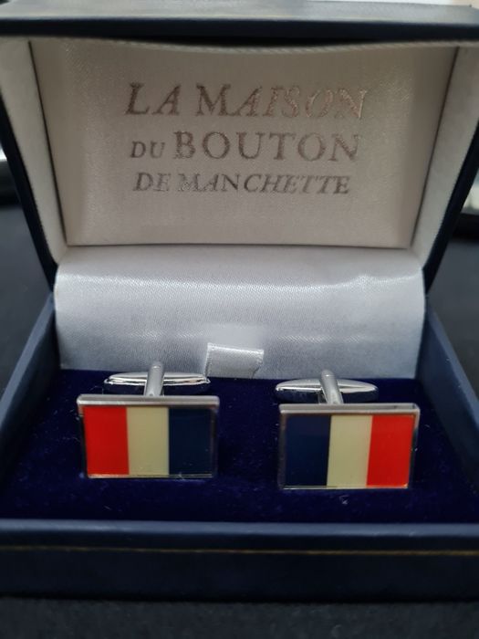 Vand/schimb! Butoni de mancheta Maison du Bouton