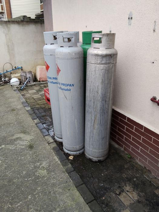 Butelii gaz de vânzare