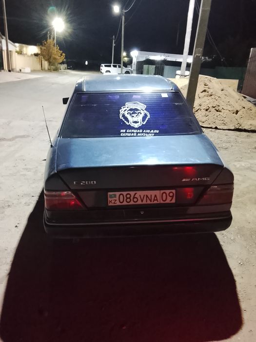 Мерседес 124 бенс