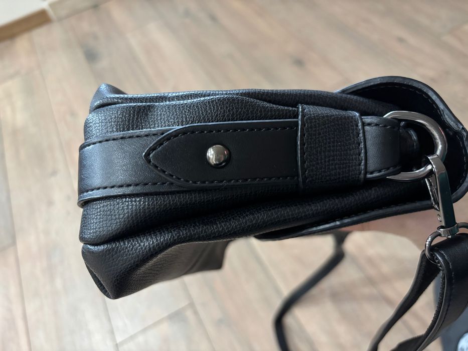 Дамска чанта Guess