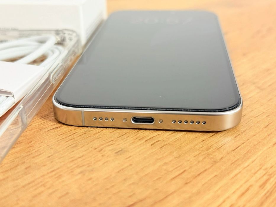 iPhone 16 Pro Max 90 зареждания!!!