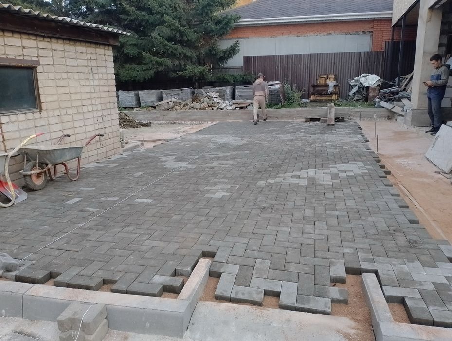 Укладка брусчатки и асфалта