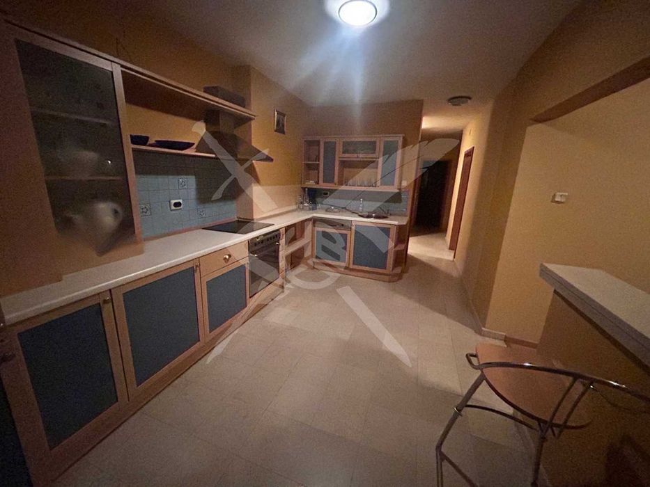 Дава се под наем Тристаен апартамент в София, Медицинска академия - 140 кв.м за 1097.01 € - Снимка #2