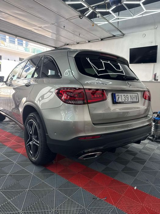 Mercedes-Benz GLC 300 e 4MATIC Off-Roader hibrid