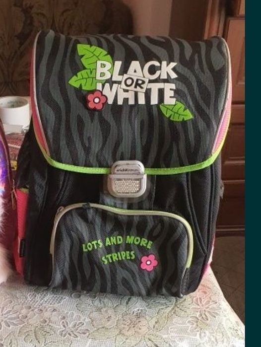 Школьный рюкзак .