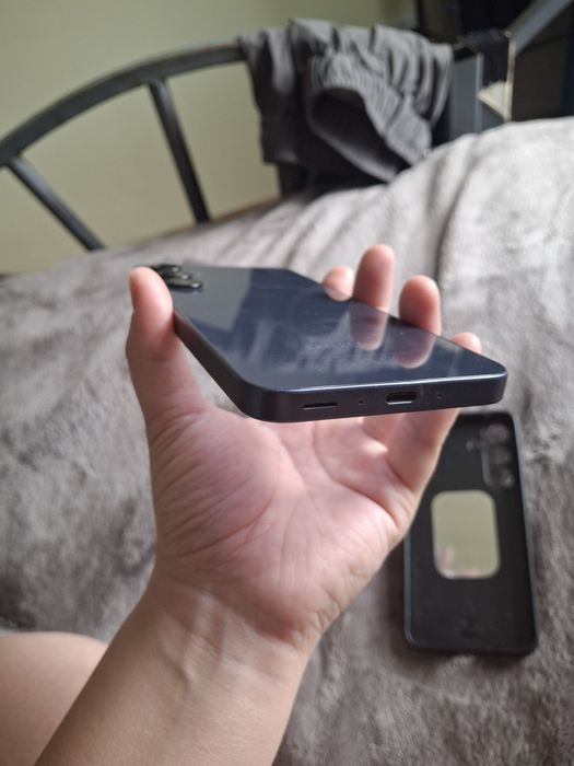 Продам телефон Samsung A35