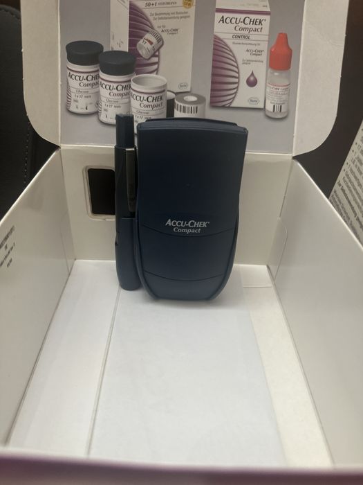 Глюкомер ACCU-CHEK   Compact