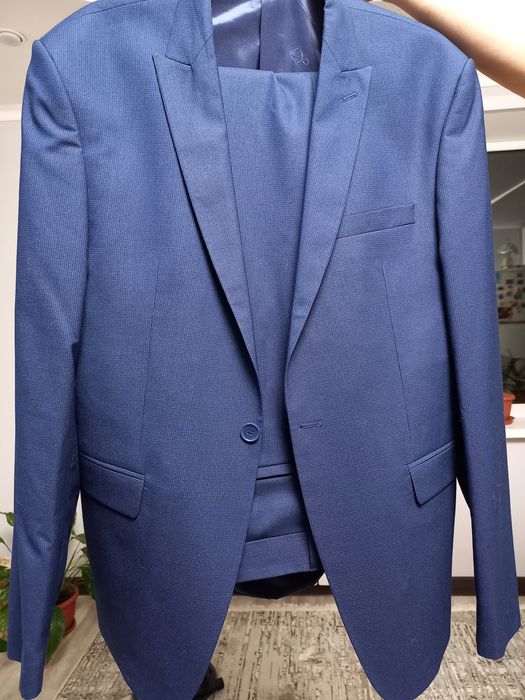 Продам мужской костюм