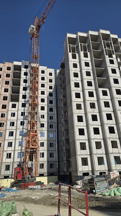 Аренда Башенный  краны  висата 47 м стрела 35 м кран на рельсы