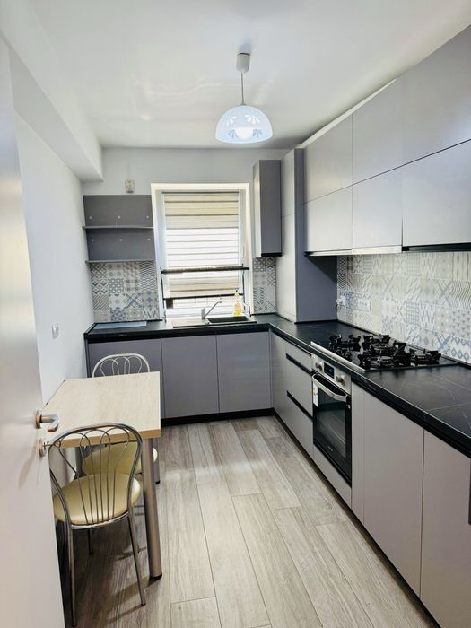Apartament 3 camere  disponibil din 25/08/2026