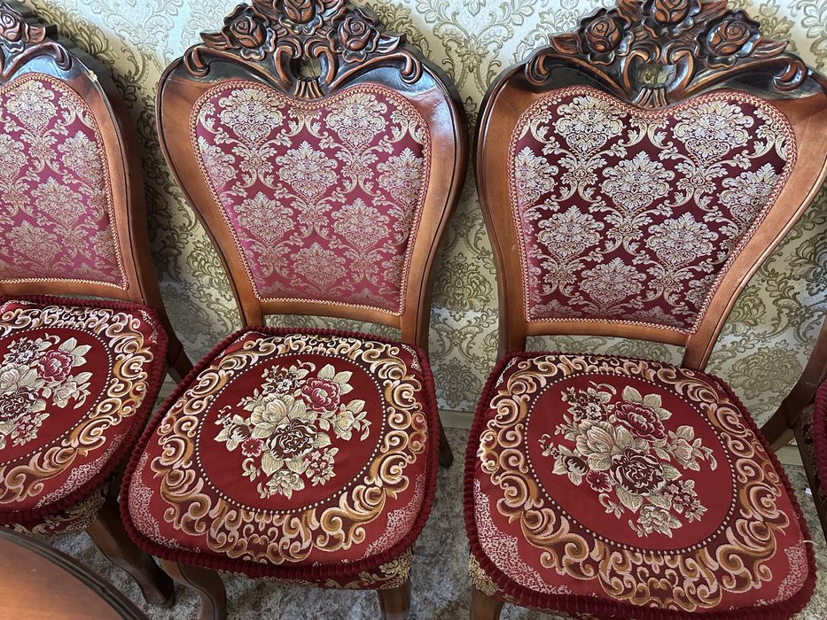Продаю Стол и стулья  состояние отличное