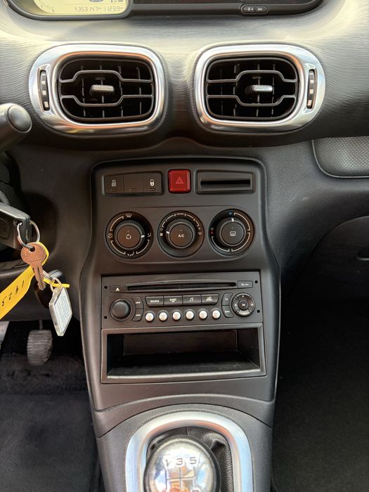 Citroen c3 picasso 2015 / credit dor cu buletinul