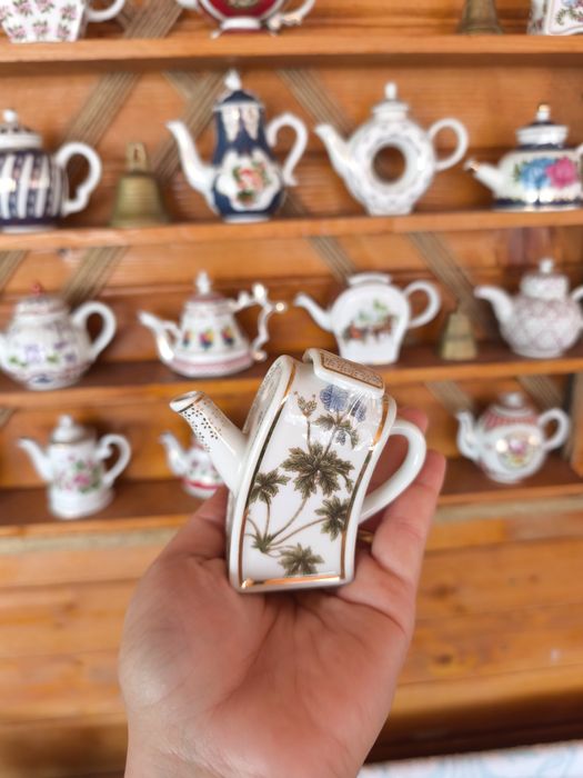 Антикварни мини порцеланови чайнички