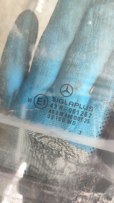 На Мерседес текло дверь молдинг замок