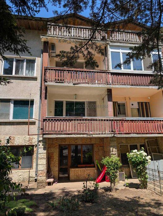 Голям апартамент с гараж