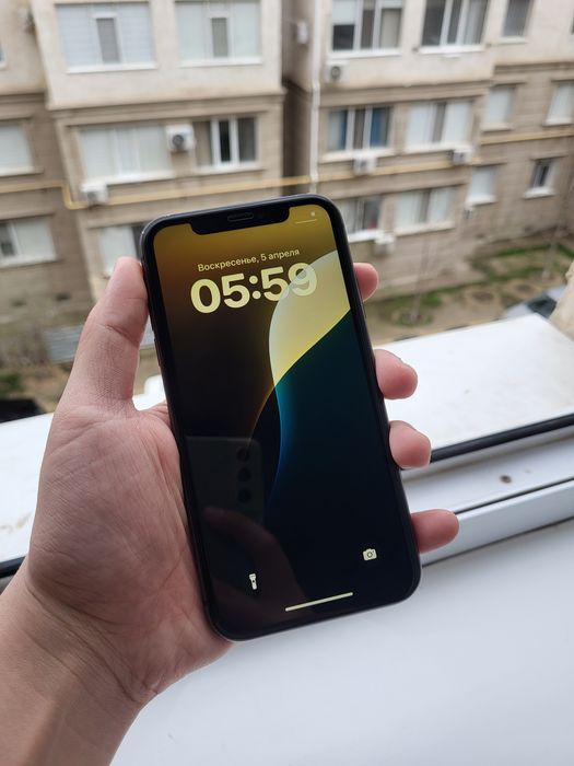 iPhone 11 64Gb AKB 83%