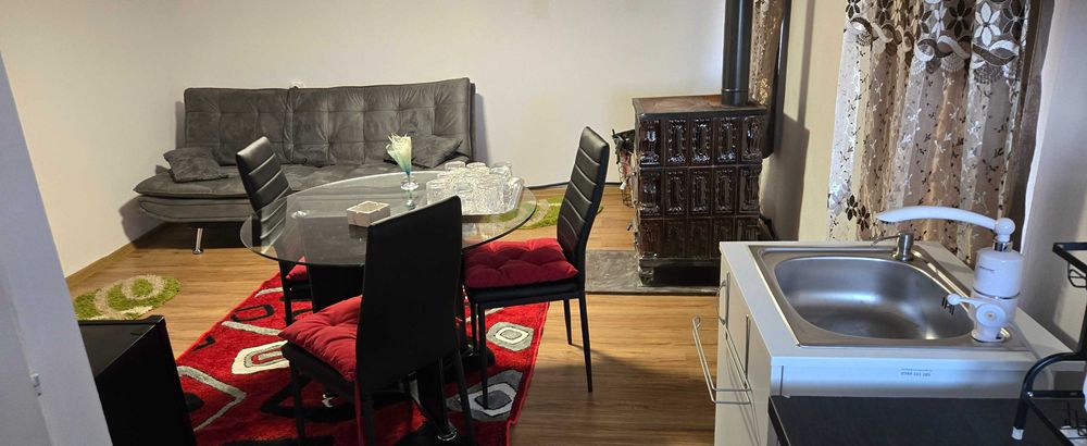 Inchiriez proprietate privata 750 m cu cabana