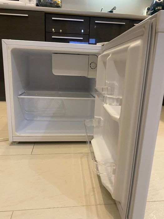 Продавам мини бар,използван за кратко