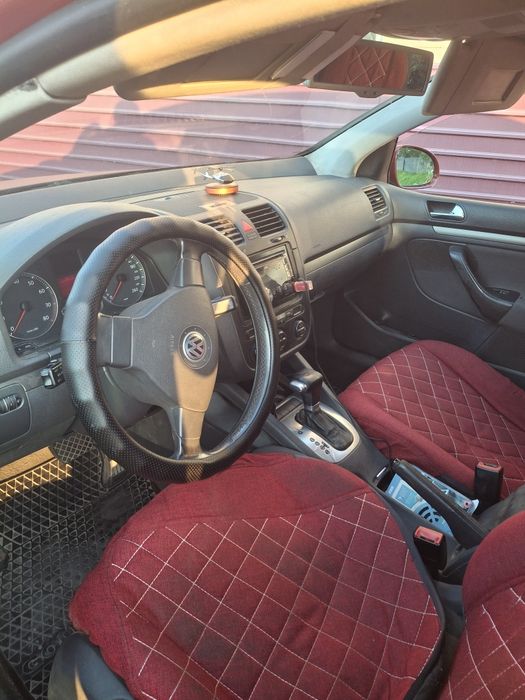 Продам гольф 5 2004 года на автомате