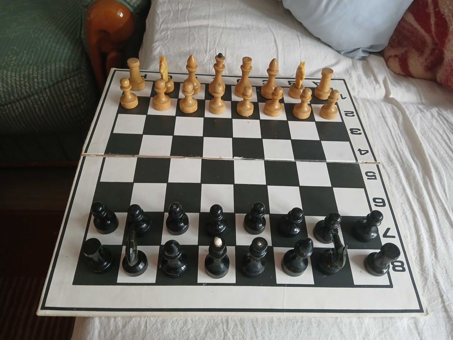 Продавам стар шах
