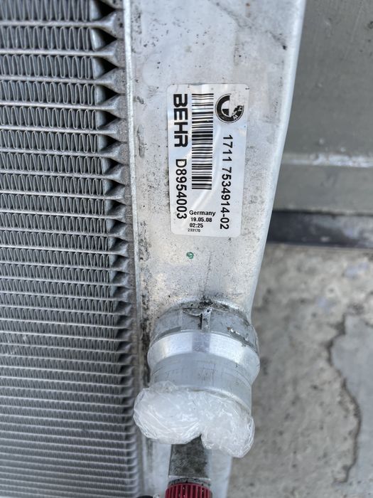 Радиатор охлаждения на BMW E60 БМВ Е60