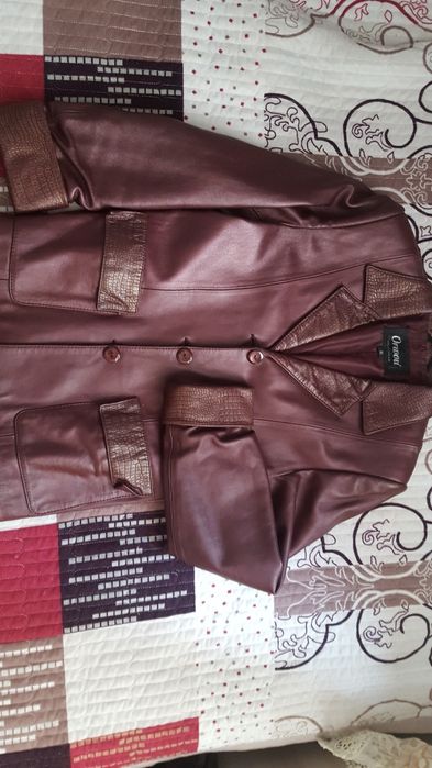 Кожаная женская куртка