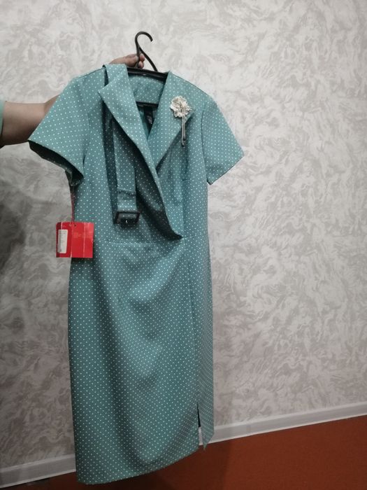 Продам платье новое