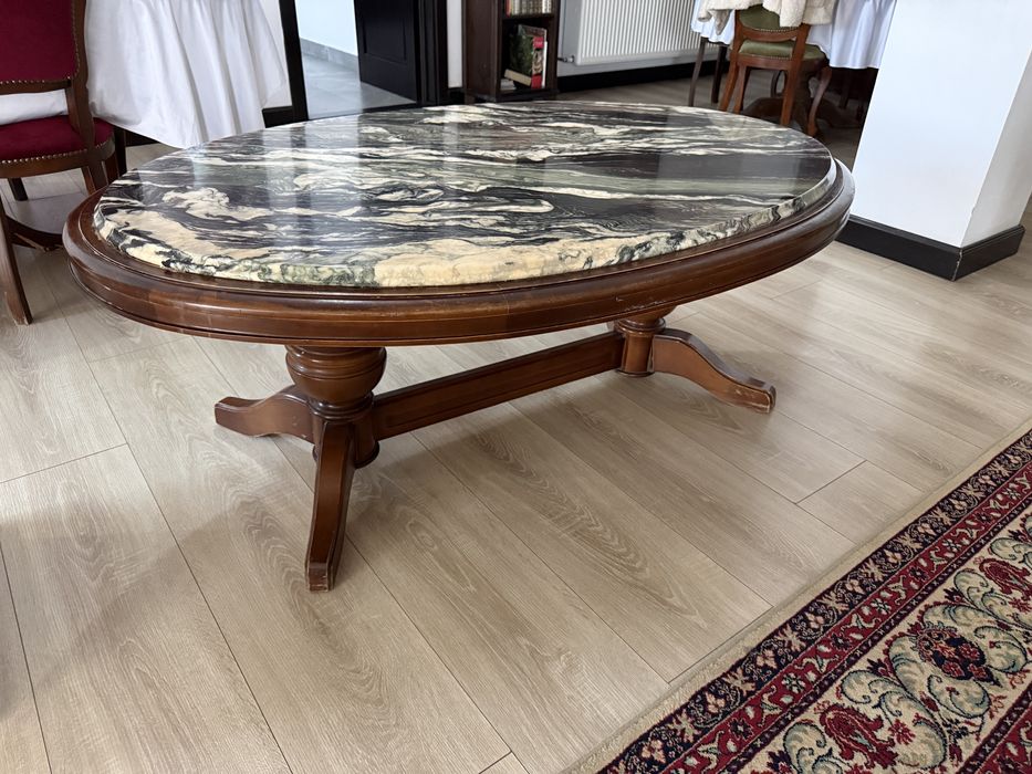 Masă de living elegantă, cu blat din marmură