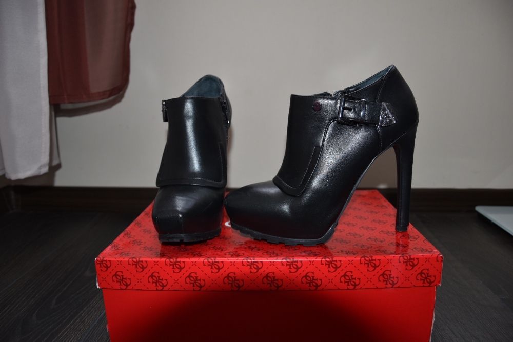 Боти Guess нови