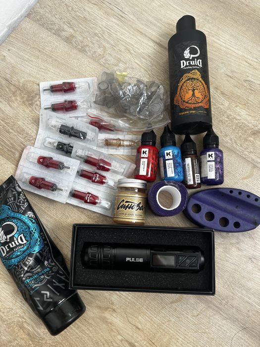 Продам тату-машинку quatat