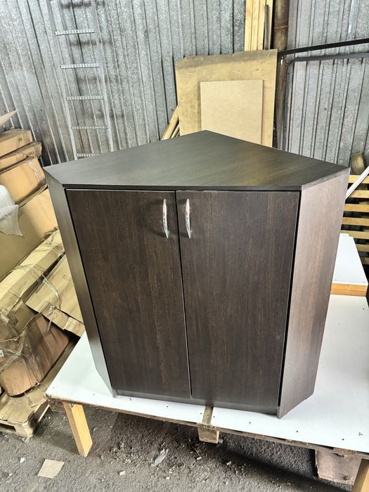 Угловой камод высотой - 121 см