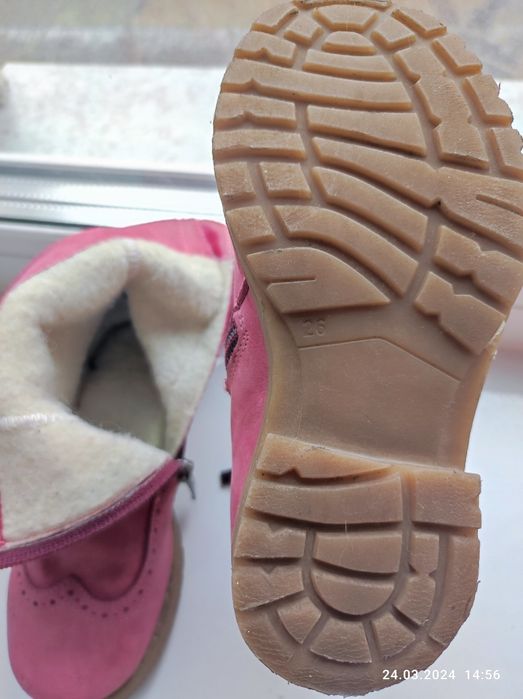 Продам детскую кожаные сапожки