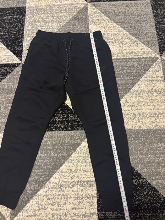 Pantaloni Nike negri originali mărimea M – Noi cu etichetă