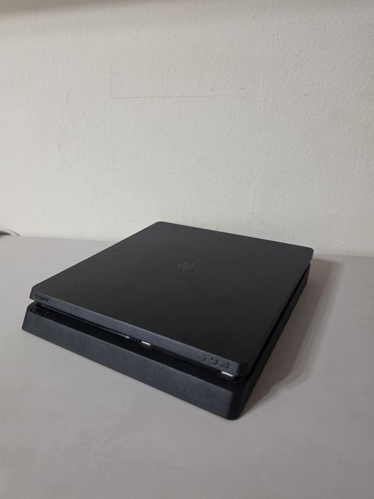 Sony playstation 4 slim