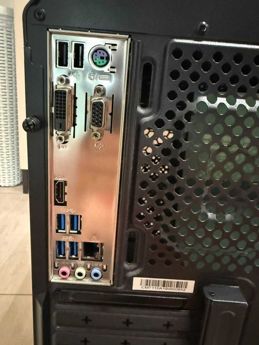 Настолен компютър ASUS / Intel – 16GB RAM, NVMe SSD 240GB
