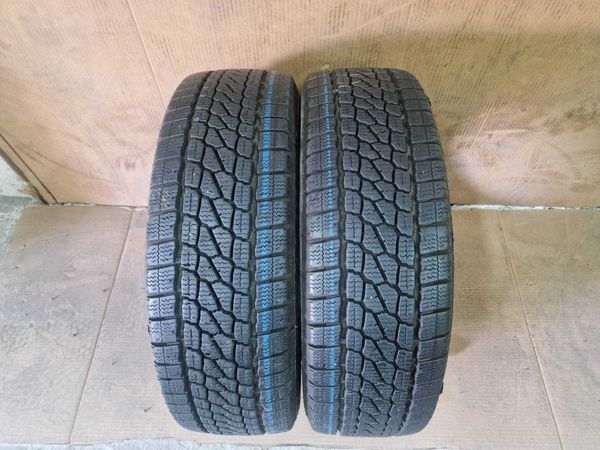 2 Firestone R15C 215/70
зимни бусови гуми 
DOT2521